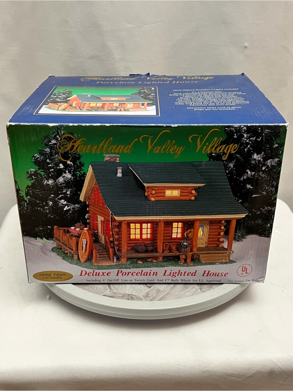 Heartland Valley Village Deluxe Porcelain Lighted Log Cabin House Cabin